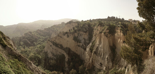 Fototapeta premium Veduta dei calanchi ad Agliano, Basilicata