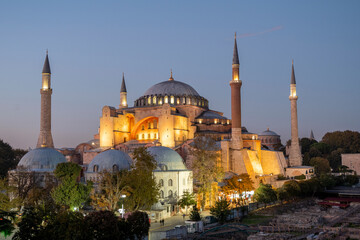 Fototapeta premium Amazing Hagia Sophia mosque in the evening, Istanbul