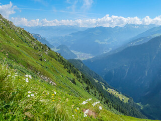 Fototapeta na wymiar Tirol - Wandern in den Zillertaler Alpen