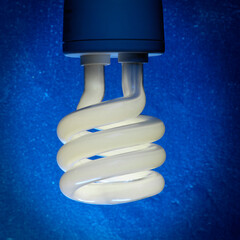 Low consumption light bulb