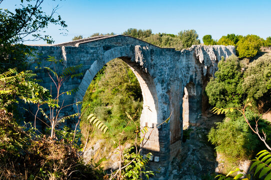 Roman Bridge of the Devil, River Fiora, Vulci, Province of Viterbo, Lazio, Maremma, Italy