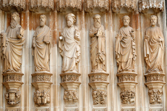 Western portal, Batalha Monastery, Late Gothic architecture, intermingled with the Manueline style, UNESCO World Heritage Site, Batalha, Centro, Portugal