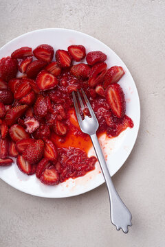 Sugar-coated sliced strawberries