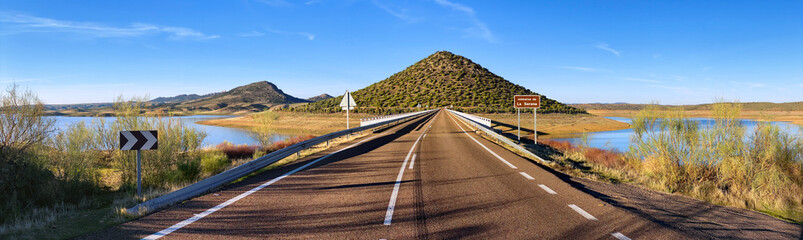 Cerro Masatrigo, Embalse de La Serena, Extremadura, España © Nicolas Dumeige