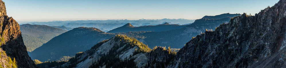 Great view over the Rockies mountain range from Mt Rainier NP