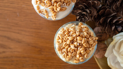 protein desserts with skyr and muesli