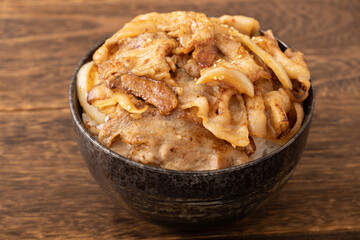 焼肉丼　(豚バラ肉)