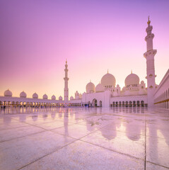 Fototapeta premium Sheikh Zayed Grand Mosque during sunset, Abu-Dhabi, UAE