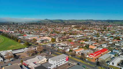 Obraz premium ROTORUA, NEW ZEALAND - SEPTEMBER 5, 2018: Aerial view of Countdown supermarket and car parking