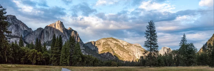 Foto auf Glas Sunset in the Yosemite Valley, Yosemite National Park © imagoDens