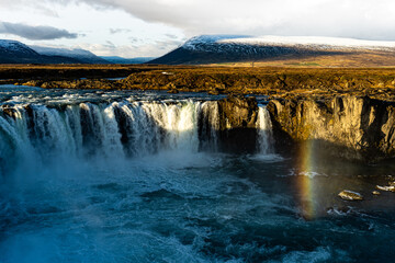 Wasserfall, Godafoss, Island, Regenbogen, Regenbogen Wasserfall, traumhaft, Winter, traumhafte Landschaft, Landschaft