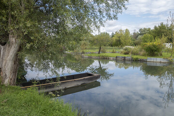 Les chemins de grandes randonn&eacute;es en France et en Europe. Le chemin de Paris &agrave; Compostelle. Voyage &agrave; travers le temps.