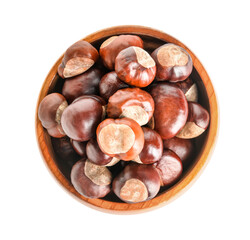 Obraz premium Bowl full of chestnuts on white background