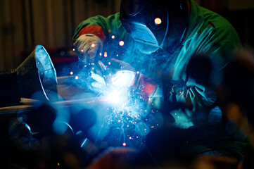 Welding metal with sparks