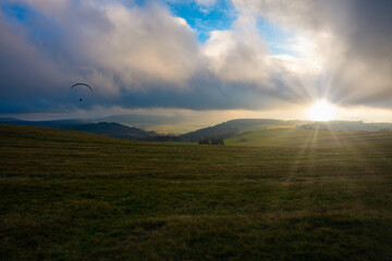 Sonnenuntergang, Wolken, Wind, Wasserkuppe, Hessen, Deutschland, Rhön