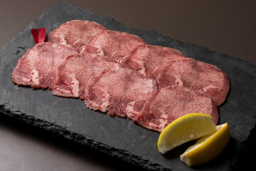 美味しい日本の焼肉店の和牛の焼肉料理