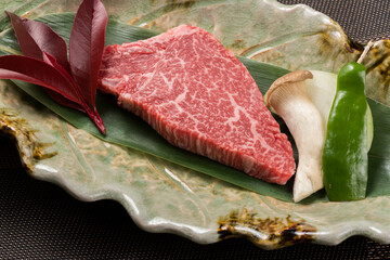 美味しい日本の焼肉店の和牛の焼肉料理