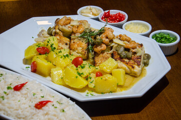 seafood with shrimp and manioc