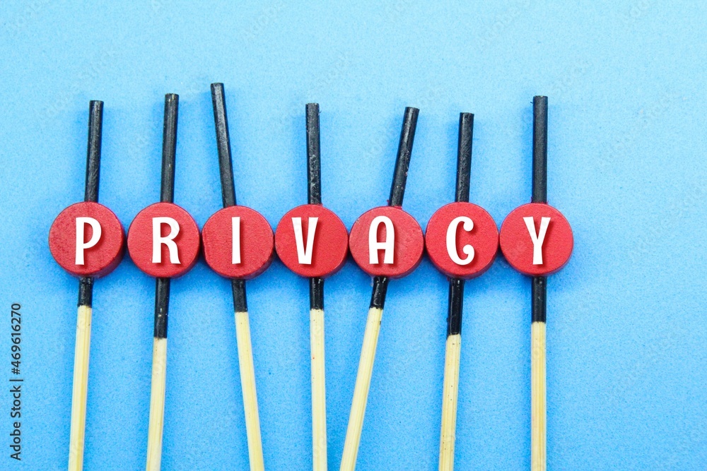 Poster skewers and red round with the word privacy