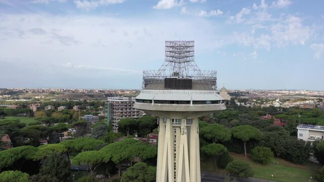 Il fungo nel moderno quartiere dell'Eur a Roma, Italia.
Riprese aeree con drone del qartiere Eur di Roma