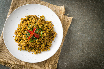 Stir Fried Pork with Yellow Curry Paste
