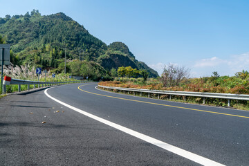Hangzhou Qiandao Lake Mountain Forest Highway