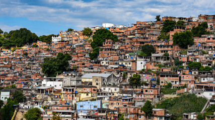 Photograph of low-income peripheral community popularly known as “favela” in Rio de Janeiro, Brazil © @renatopmeireles