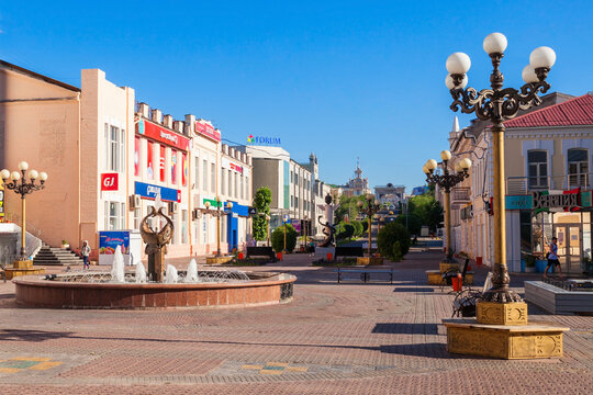 Lenina pedestrian arbat street
