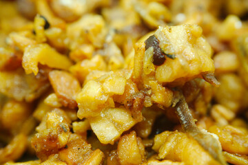 photo Macro of Indonesian food orek tempe mixed with anchovies, with a spicy sweet taste