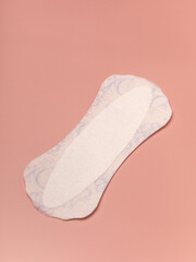 Daily panty liners on a pink background.