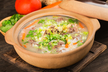 Chinese Cuisine: beef casserole porridge
