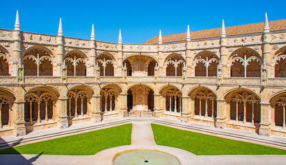 Innenhof Kreuzgang Kloster der Hieronymiten Mosteiro dos Jerónimos Belem Lissabon, Portugal  Juwel...