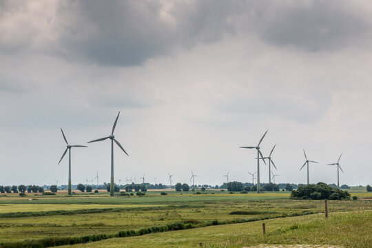 Wind wheels for renewble energy on the flat marshland of North Germany