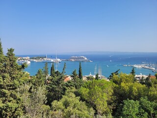 Fototapeta na wymiar Vue panoramique sur la mer à Split