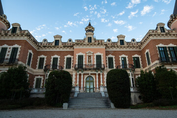 Fototapeta na wymiar Palace House Mansion. Old anciant mansion abandoned. Castle door entrance Palace