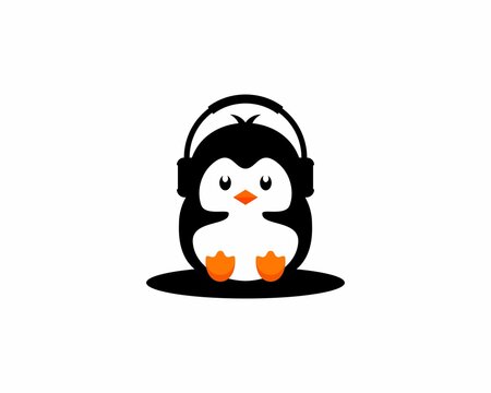 Cute penguin using headphone illustration