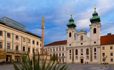 Fototapeta premium Cathedral of St. Ignatius in the central square of Gyor, Hungary