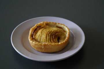 Tarte aux pommes .