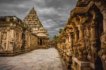 Crédence de cuisine en verre imprimé Lieu de culte Beautiful Pallava architecture and exclusive sculptures at The Kanchipuram Kailasanathar temple, Oldest Hindu temple in Kanchipuram, Tamil Nadu - One of the best archeological sites in South India