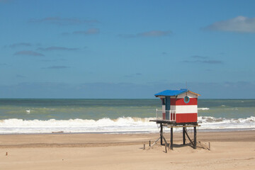 lifeguard stand on the beach