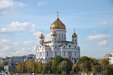 Fototapeta na wymiar Moscow, Russia - September 29, 2021: Autumn view of the Cathedral of Christ the Savior