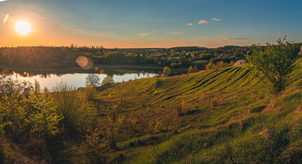 Naklejka premium Spring evening landscape