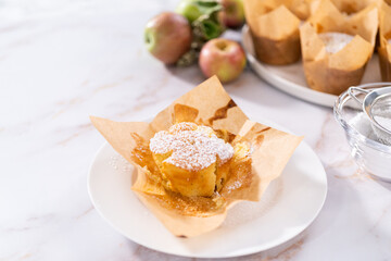 Apple sharlotka muffin