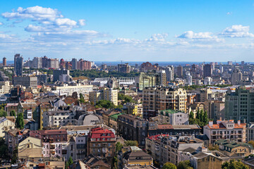 Naklejka premium Top view of the city streets of Kiev on a summer day
