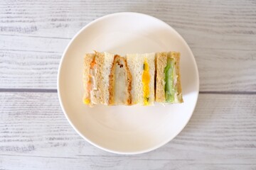 並んだサンドイッチ