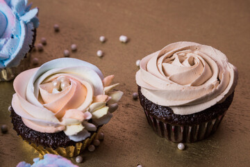 chocolate cupcakes with roses