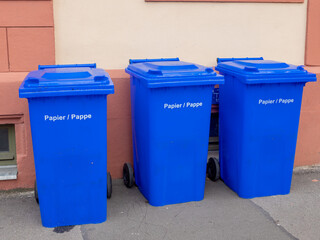 Blaue Papiertonne in Deutschland