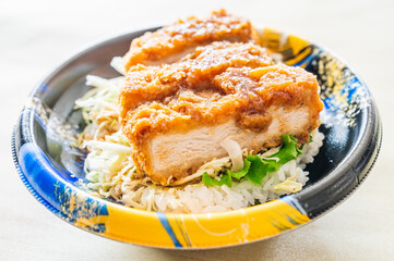 ソースヒレカツ丼