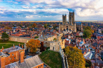 Lincoln Cathedral view from the castle, England (drone point of view) - obrazy, fototapety, plakaty
