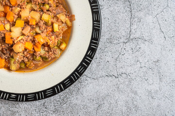 Tradicional plato de la gastronomía mexicana llamado Picadillo